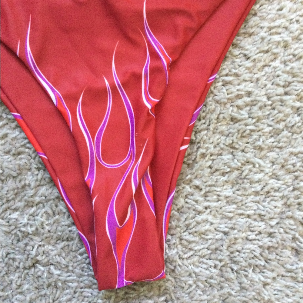 🔥🔥🔥HOST PIC🔥🔥🔥 Flaming Red Bikini - Picture 13 of 16